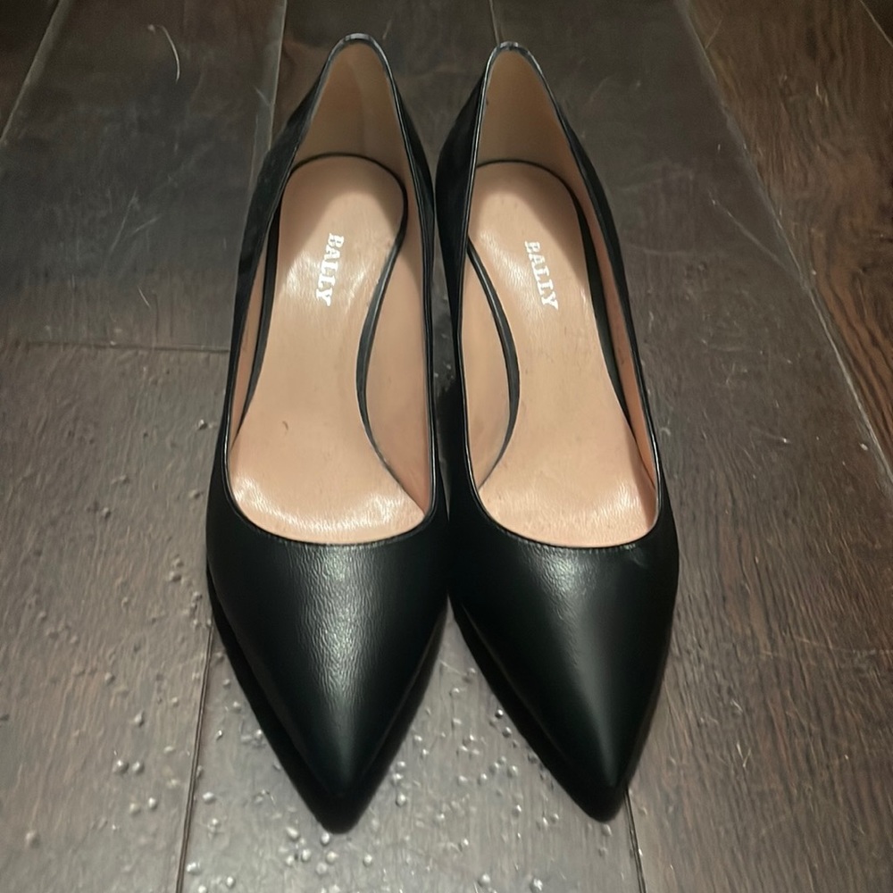 Bally heels brand new condition